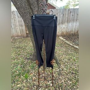 Performance workout tights with pockets on the side